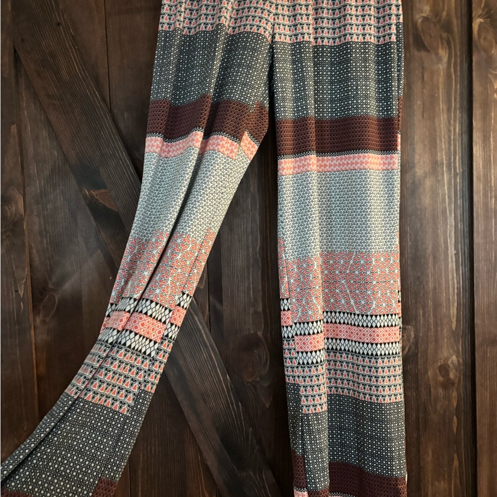 Robert Louis Black and Pink Patterned pants
Comfortable pants